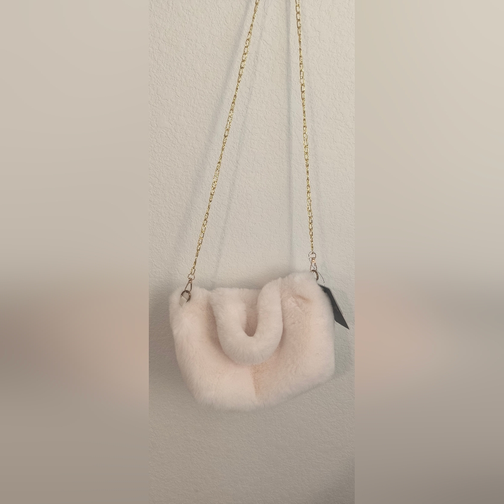 Becool Cream Faux Fur Shoulder Bag Gold Chain Strap Soft Plush Purse